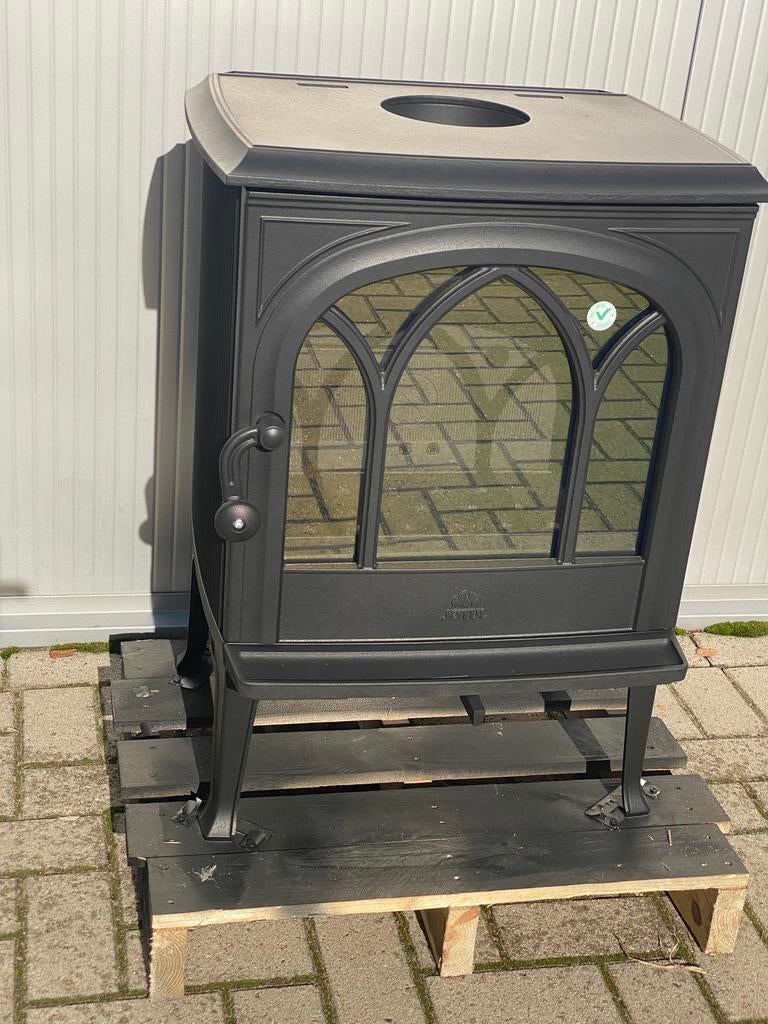 Jotul F200 vrijstaande houtkachel uit voorraad leverbaar
