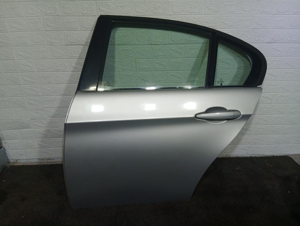 BMW E90 Sedan Deur Links Achter Portier Titansilber Conpleet, Auto-onderdelen, Ophalen, Achter, BMW, Deur
