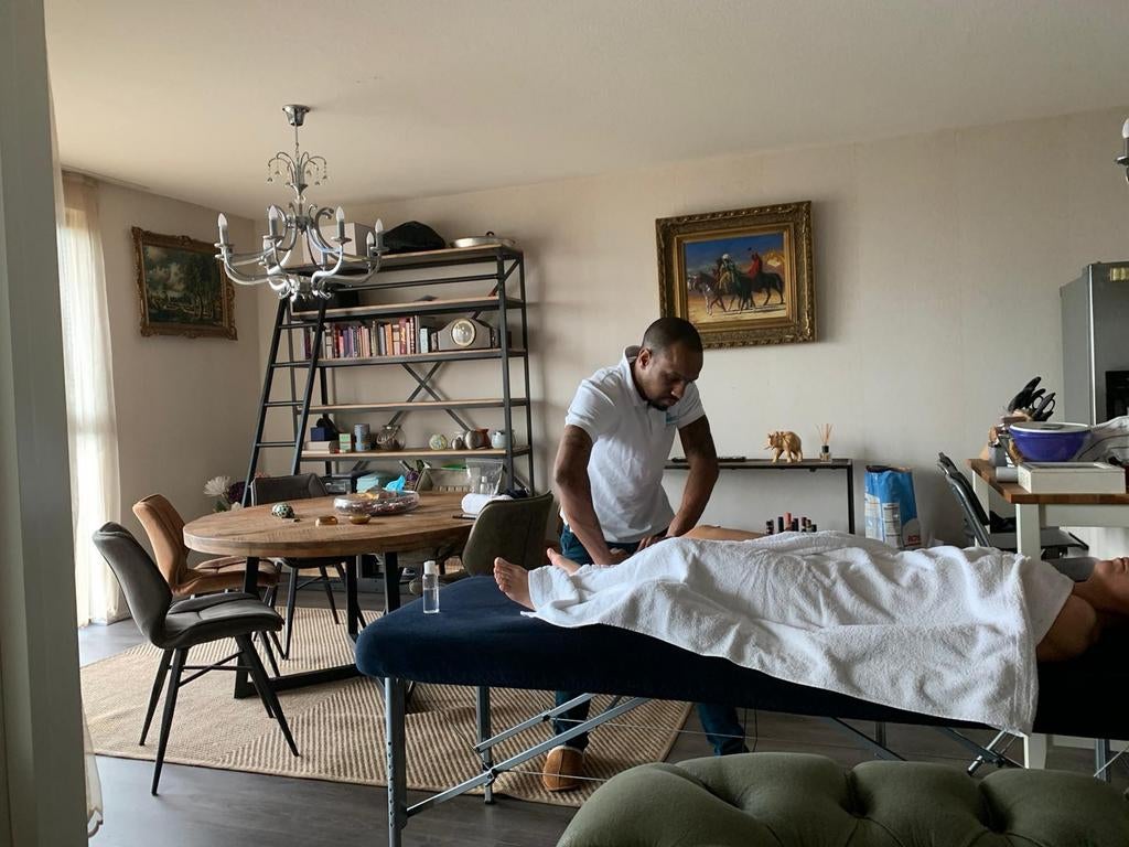 Boek een massage aan huis.Zie mijn massagevideo op website!, Diensten en Vakmensen, Stoelmassage