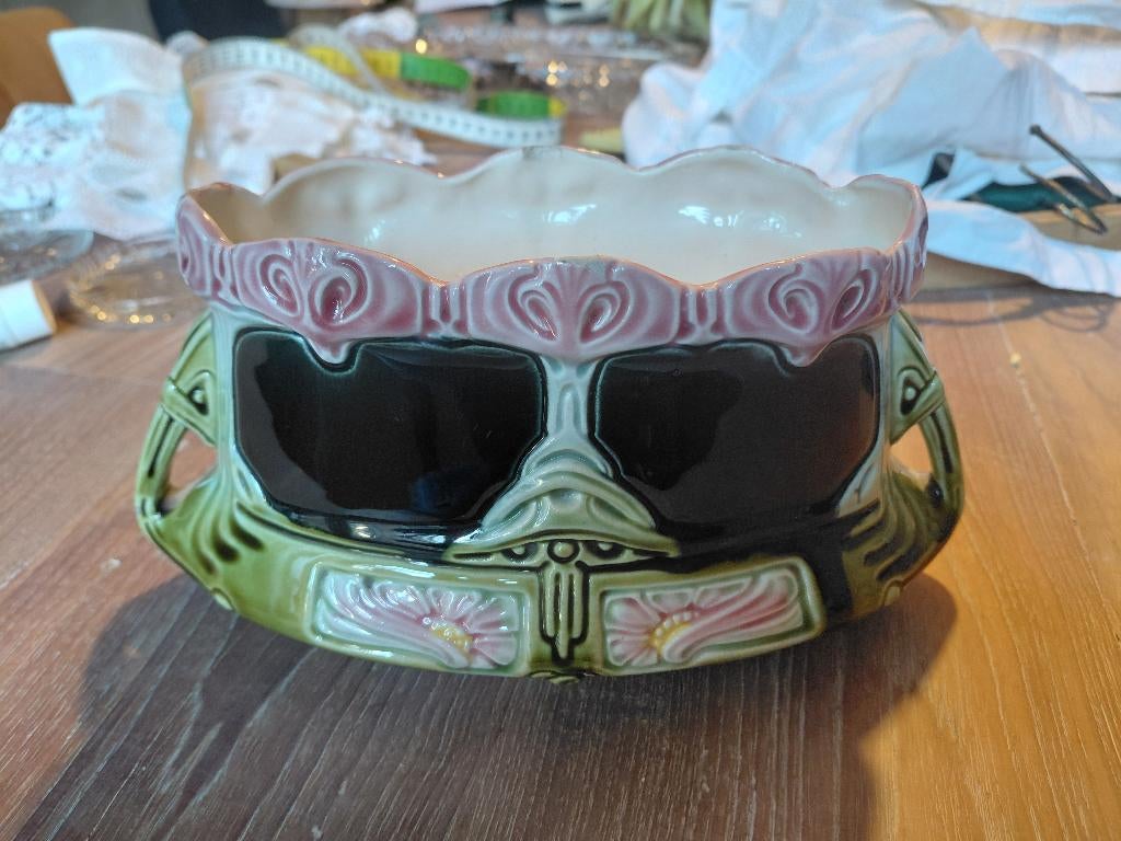 Art nouveau Majolica, Ophalen