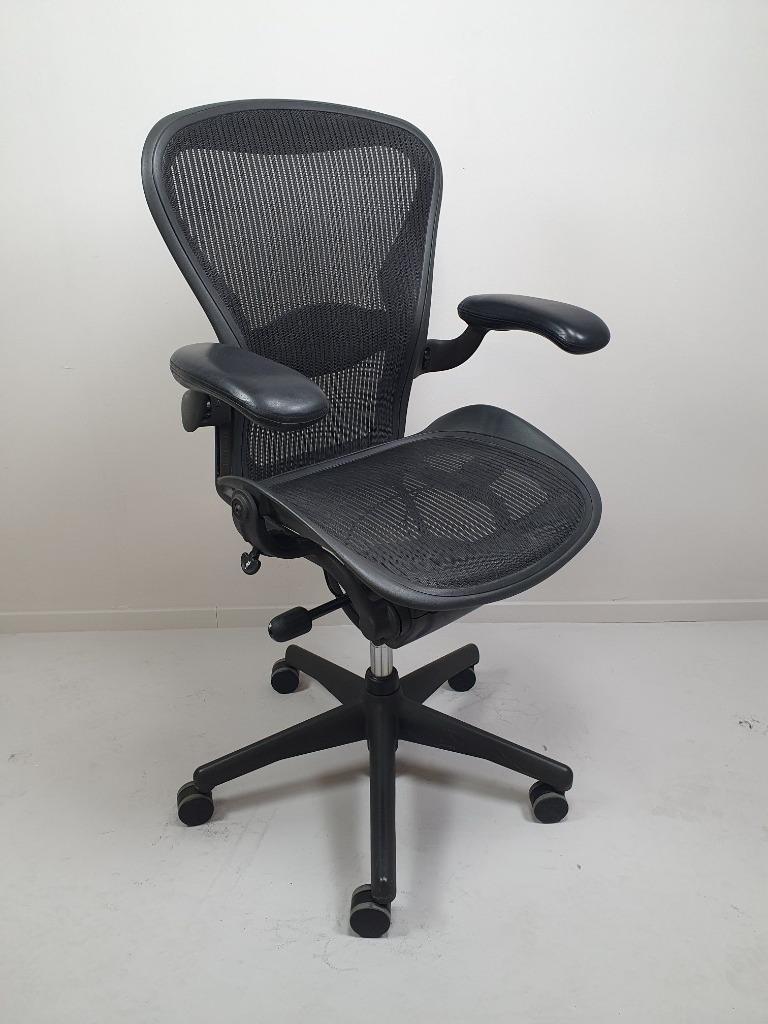 Herman Miller Aeron Graphite Refurbished Bureaustoel, Zwart, Ophalen of Verzenden, Zo goed als nieuw, /