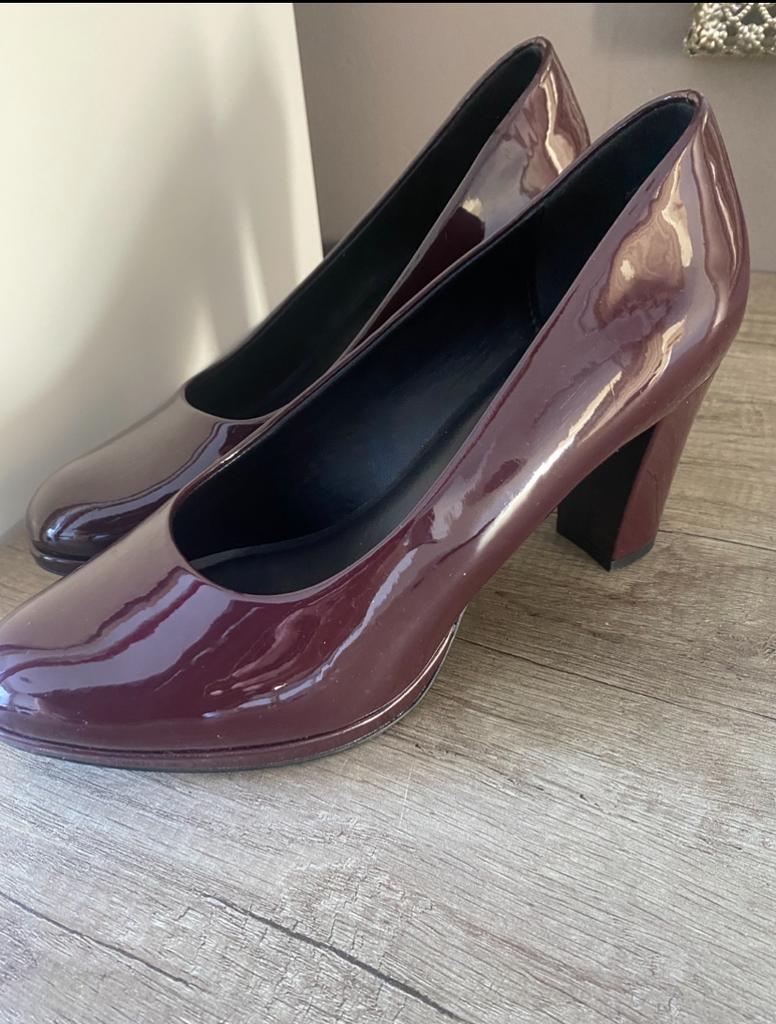 Lak Pumps bordeaux rood  maat 41, Ophalen of Verzenden, Zo goed als nieuw, Rood