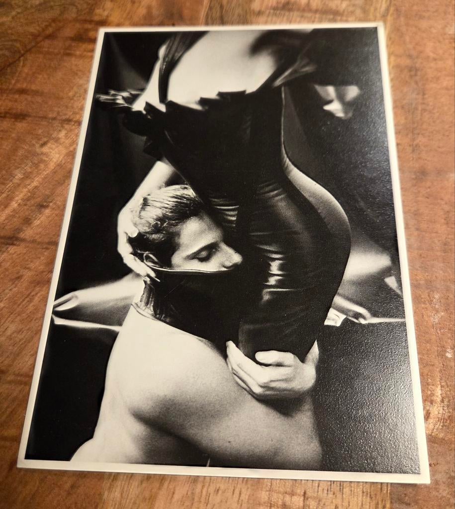 Kinky stel in latex pakje - Marlo Broekmans, 1989, Verzamelen, Verzenden, 1980 tot heden, Ongelopen, Overige thema's