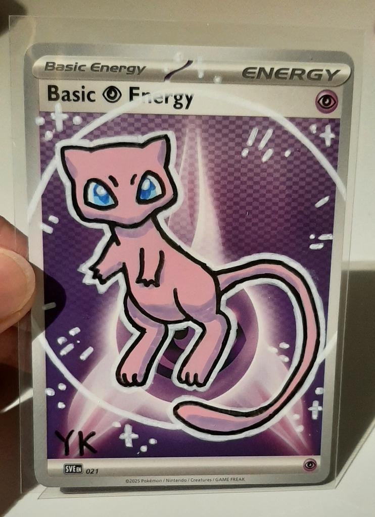Pokemon mew illustratie op psychic energh kaart, Ophalen of Verzenden, Zo goed als nieuw, Losse kaart