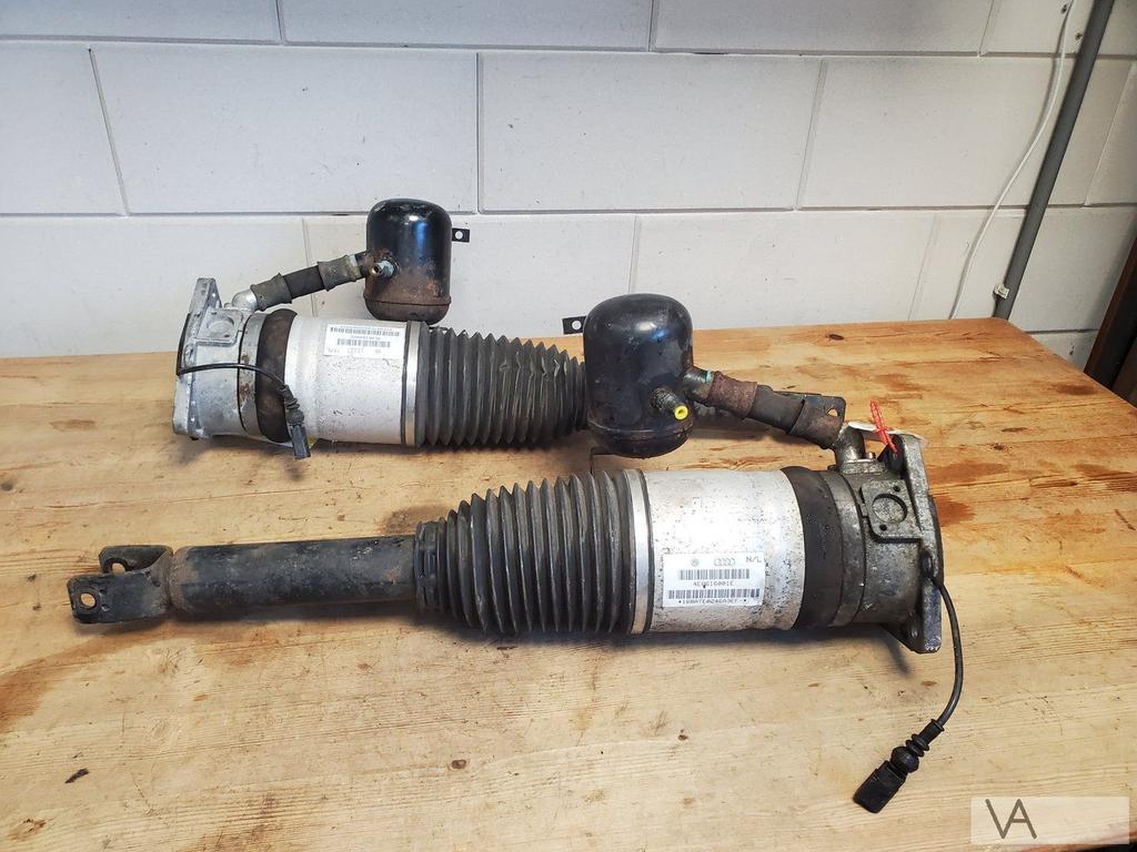 Audi A8 2002 - 2009 veerpoot rechts achter 4e0616002e €75, Auto-onderdelen, Ophalen of Verzenden, Gebruikt, Audi