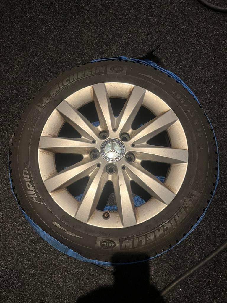 Mercedes 16inch velgen met michelin winterband, Auto-onderdelen, Banden en Velgen, Ophalen, Velg(en), 16 inch, 205 mm