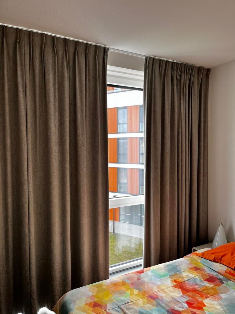 Verduisterende overgordijnen 3,13m br. 2,60m hg, merk COSI, Huis en Inrichting, Stoffering | Gordijnen en Lamellen, Zo goed als nieuw