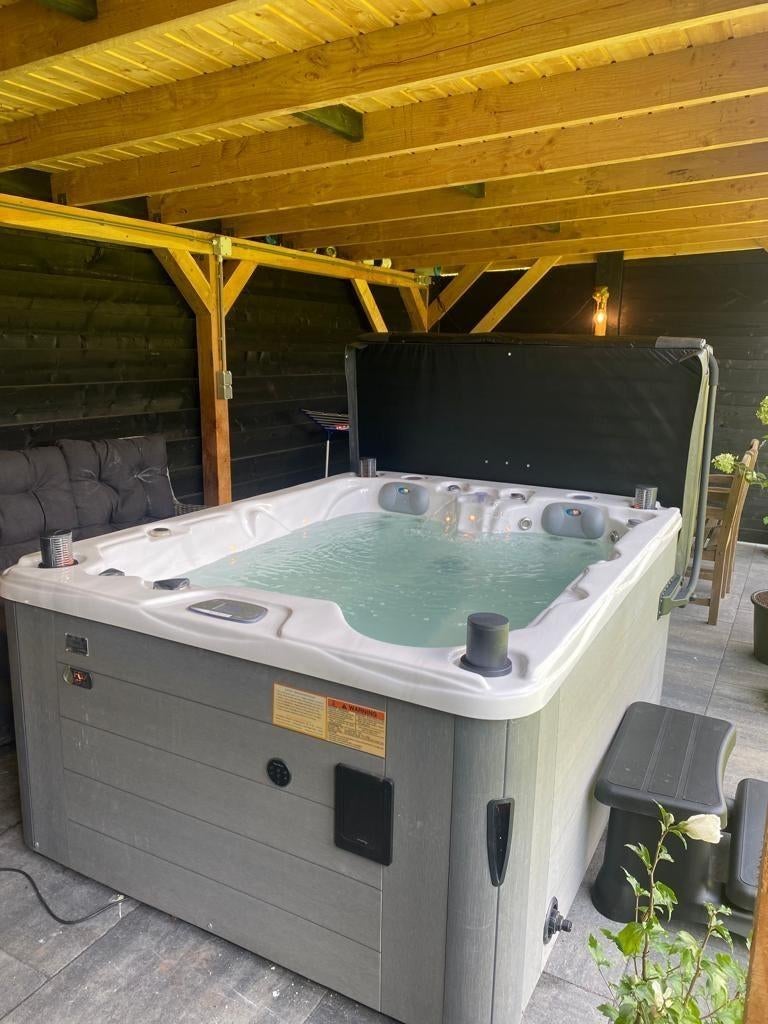 Jacuzzi balboa Fox spa Essence, Ophalen, Zo goed als nieuw