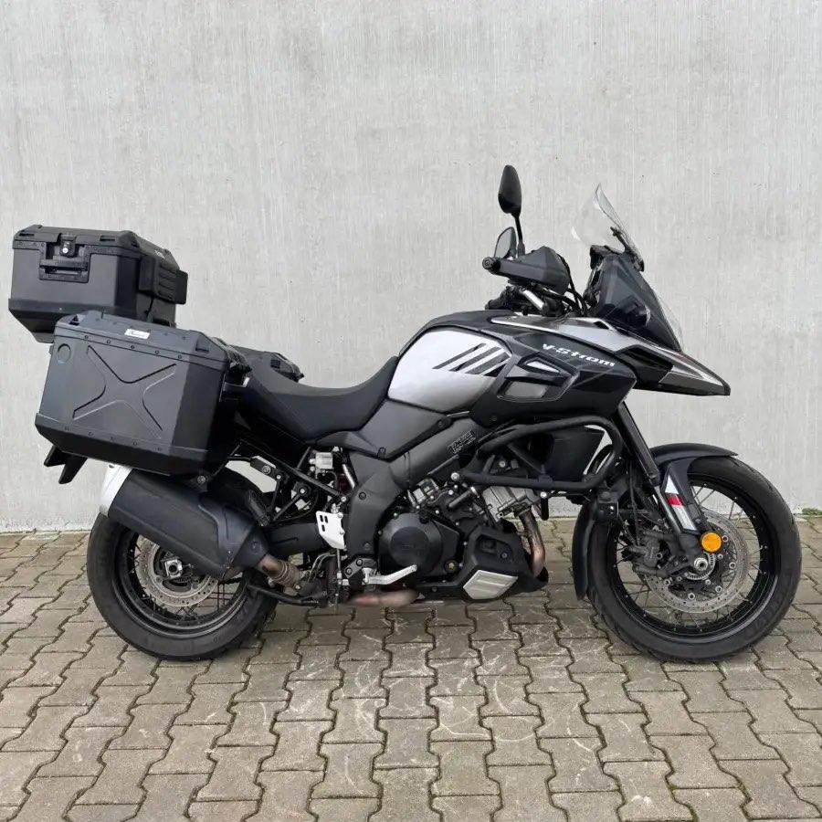 Suzuki 1000 V-Strom | 26-MJ-NR | 2018 | Marge, Motoren, Motoren | Suzuki, Cruise Control, 2 cilinders, Vespucci Nederland, Motorrijbewijs A