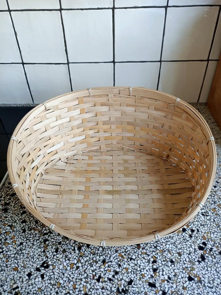 Bamboe mandje kadomandje gevlochten mand Pasen, Ophalen of Verzenden, Zo goed als nieuw, Rond, Riet