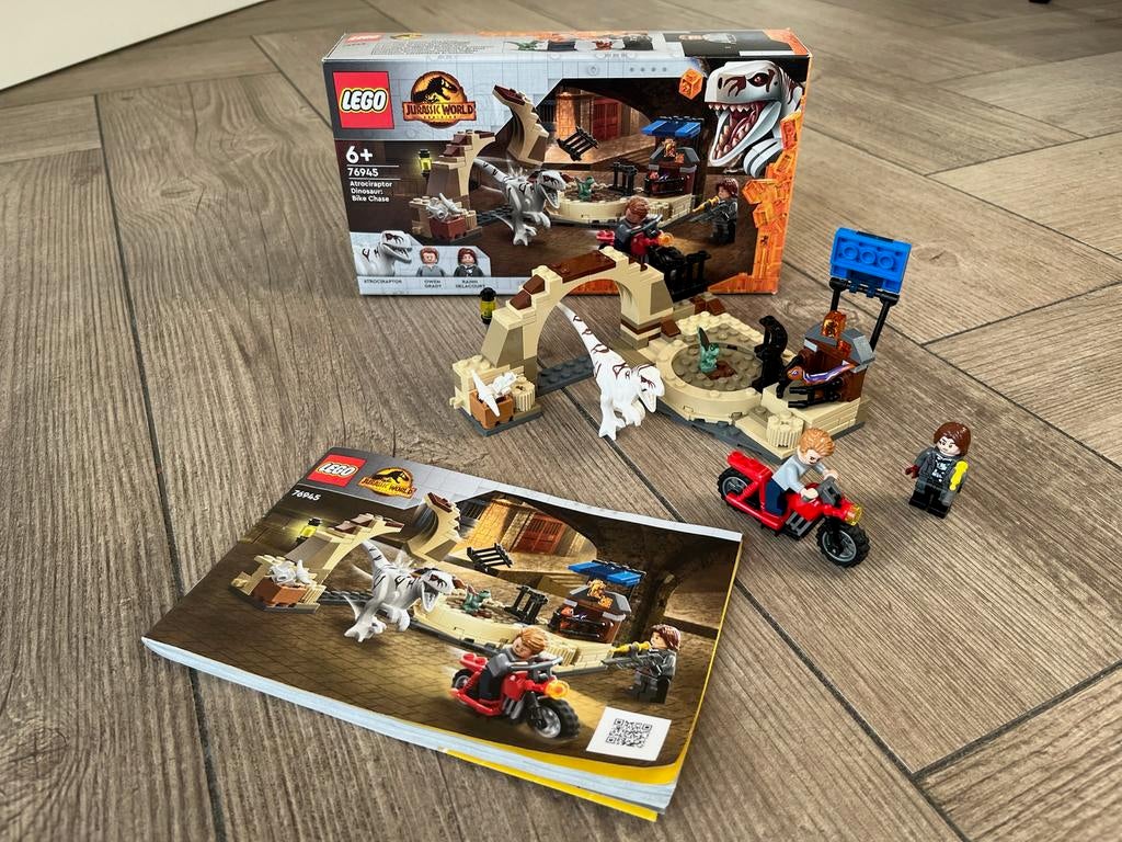 Lego Jurassic World 76945 Atrociraptor Motor Achtervolging., Kinderen en Baby's, Speelgoed | Duplo en Lego, Zo goed als nieuw