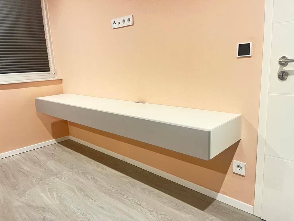 Moderne Hülsta hangkast, Ophalen, Kunststof, 150 tot 200 cm, Zo goed als nieuw