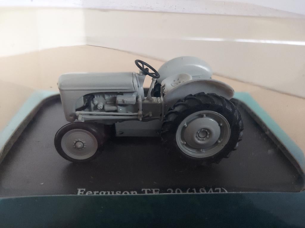 Ferguson TB 20 1/43 editions Atlas, Hobby en Vrije tijd, Verzenden, Zo goed als nieuw, Auto, Overige merken