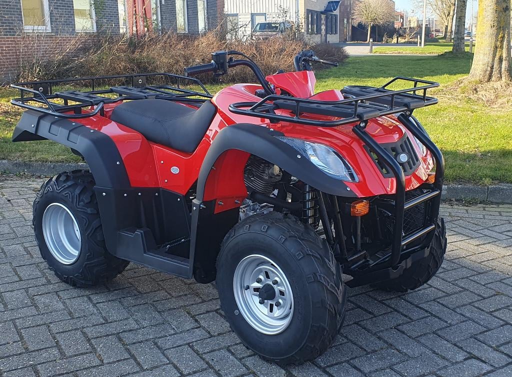 Yamaha-Jianshe 250  rood  VD WAL SNEEK