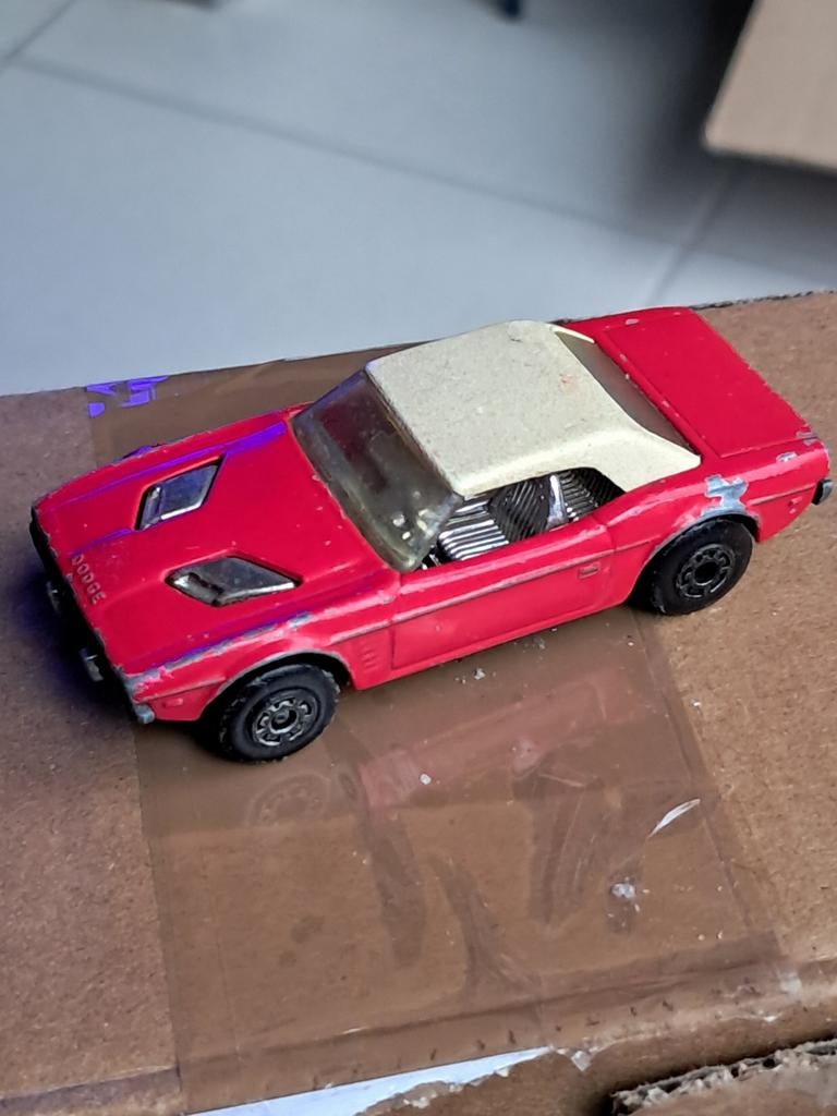 Lesney Matchbox Superfast Dodge Challenger rood bespeeld maa, Ophalen of Verzenden, Gebruikt, Auto