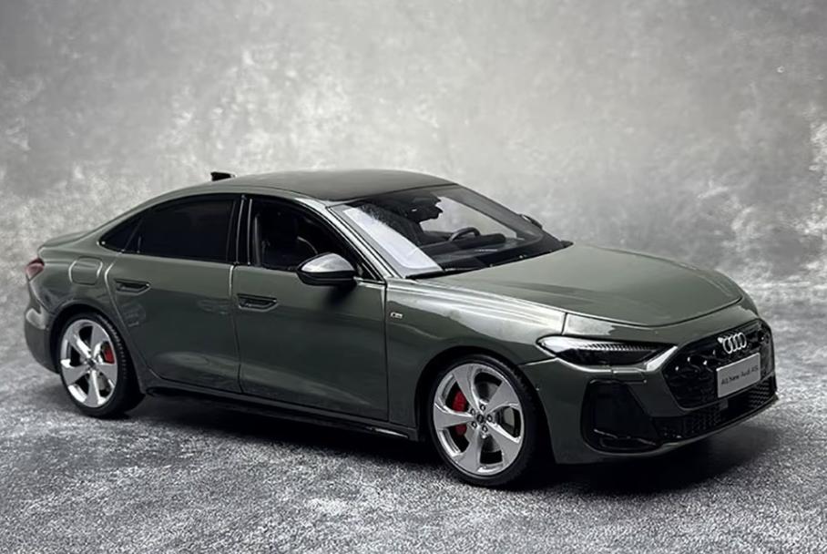 1:18 Audi A5L - 2025 - Donkergroen metallic NIEUW & ZELDZAAM, Overige merken, Auto, ., Nieuw