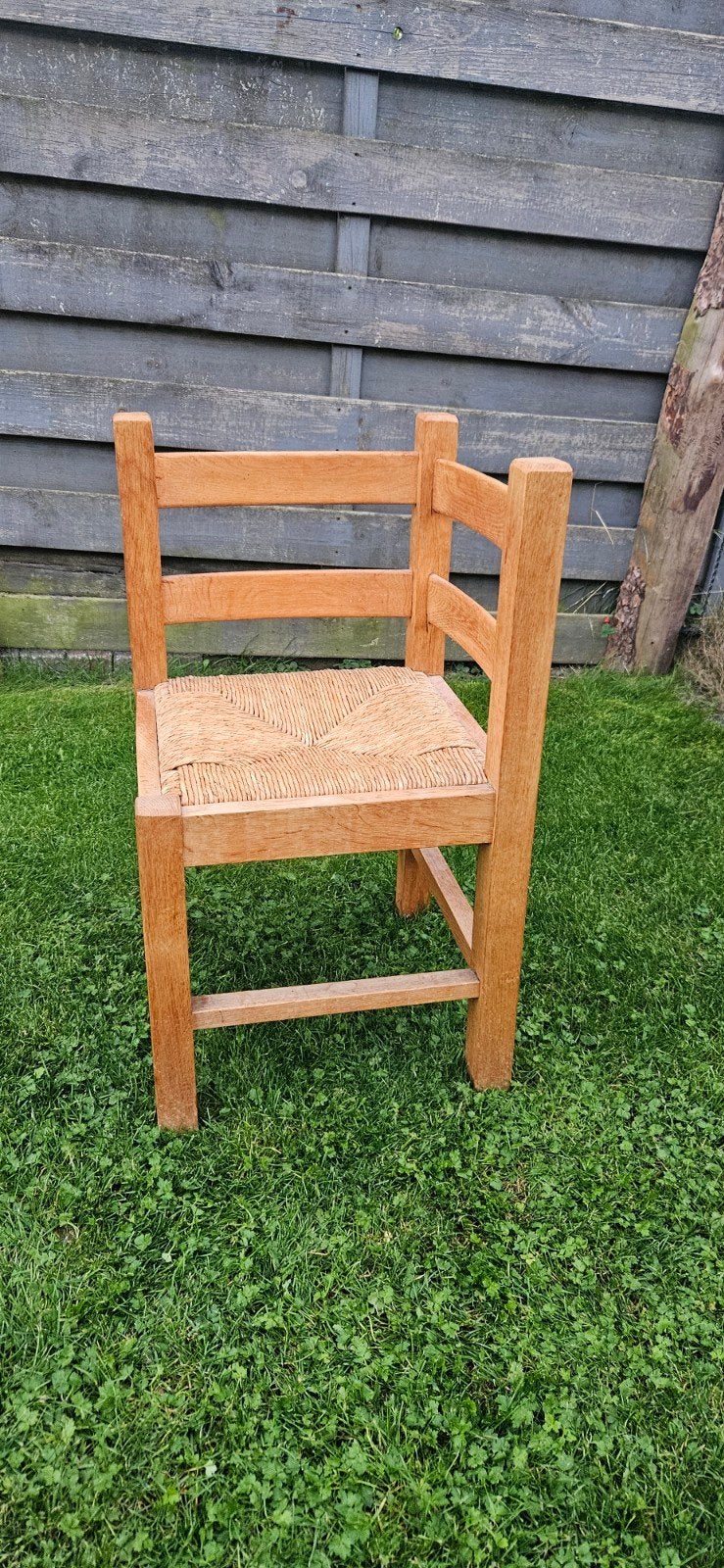 Massief houten hoekstoel met rieten zitting, Antiek en Kunst, Ophalen