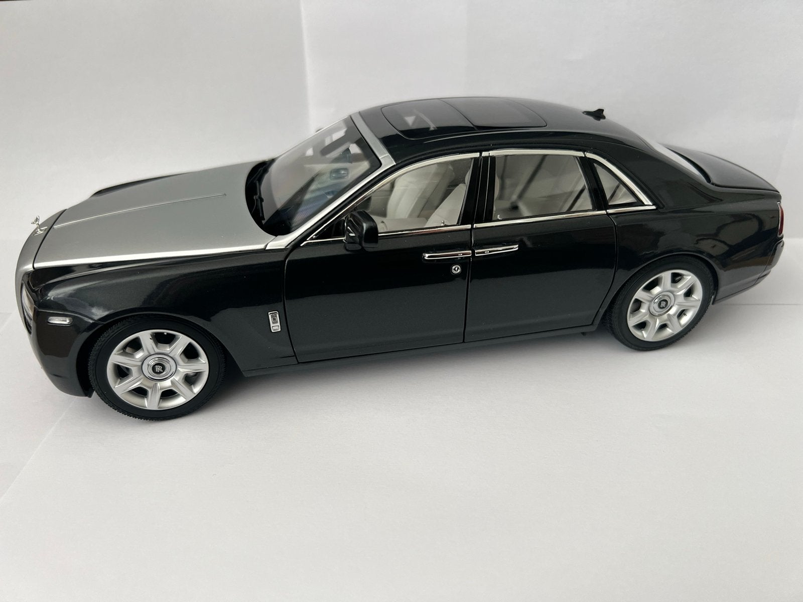 Rolls-Royce Ghost Kyosho - Dark Tungsten, Hobby en Vrije tijd, Ophalen, Zo goed als nieuw, Auto, Kyosho