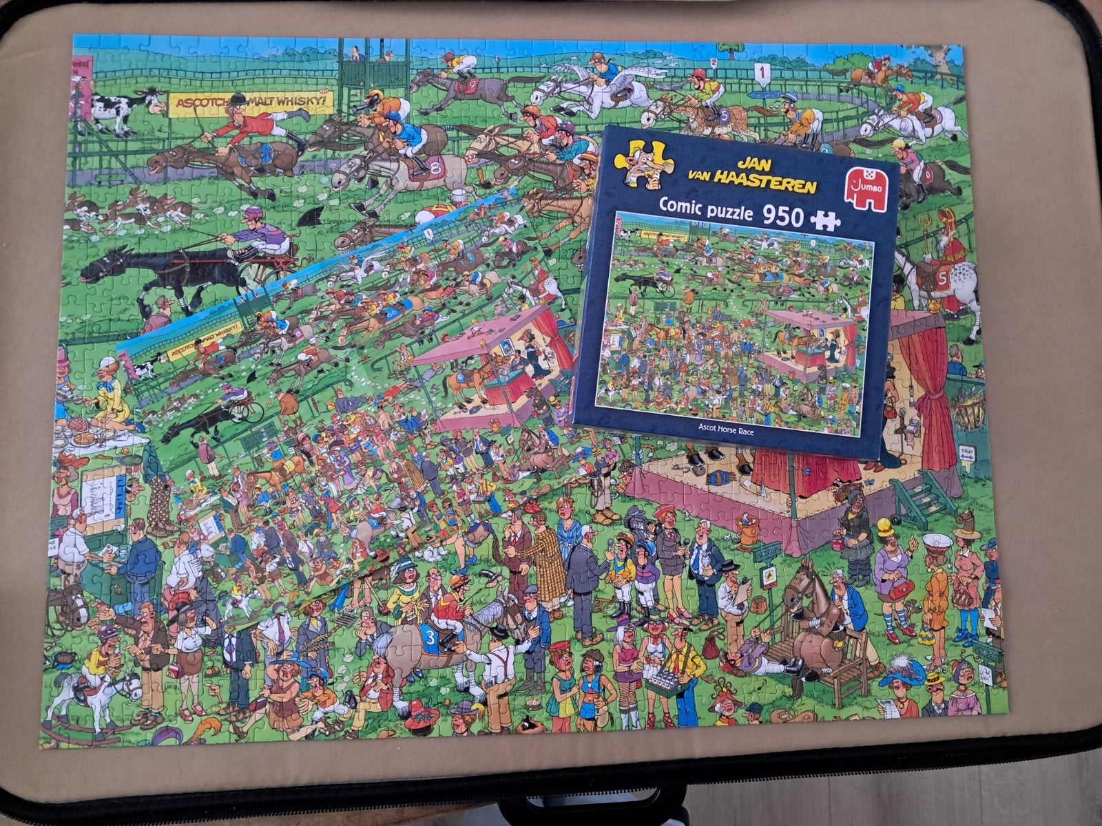 Jan van Haasteren puzzel 950 stukjes - Ascot Horse Race, Ophalen of Verzenden, 500 t/m 1500 stukjes, Zo goed als nieuw, Legpuzzel