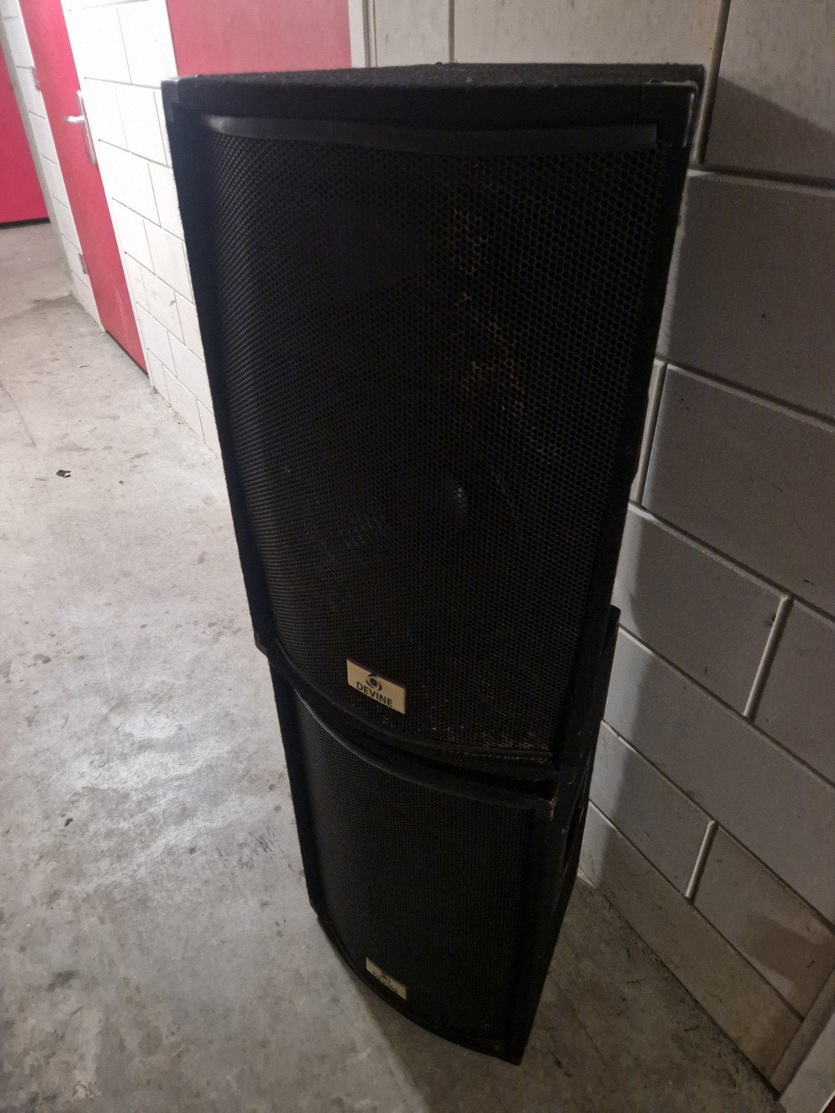 Devine Speakers, Ophalen, Gebruikt
