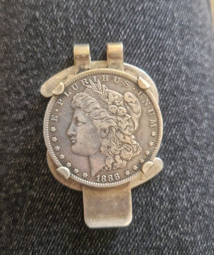 Oude munt. Zilveren geldclip met 1888-O Morgan Silver Dollar, Antiek en Kunst, Antiek | Goud en Zilver, Ophalen of Verzenden