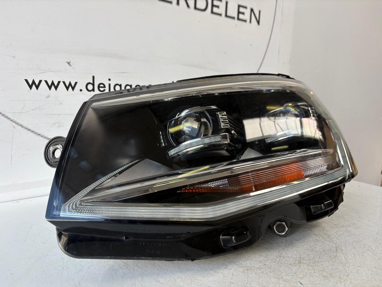 VW TRANSPORTER T6 VOL LED KOPLAMP LINKS 7E1941035A 2015-, Gebruikt, Volkswagen, Volkswagen AG, Berliner Ring 2
38440  Wolfsburg, DE