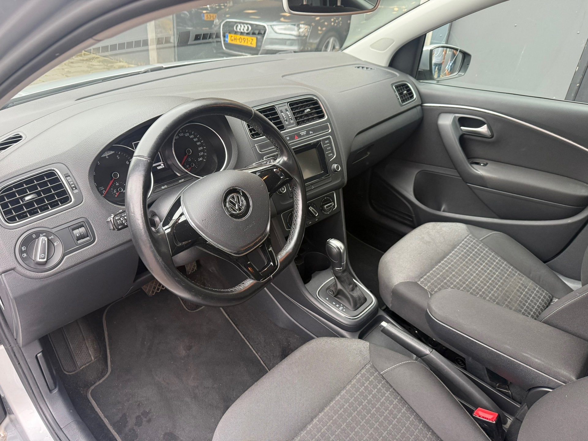 Volkswagen Polo 1.2 TSI Highline DSG PDC Nette auto, 21 km/l, Euro 6, Bedrijf, Start-stop-systeem