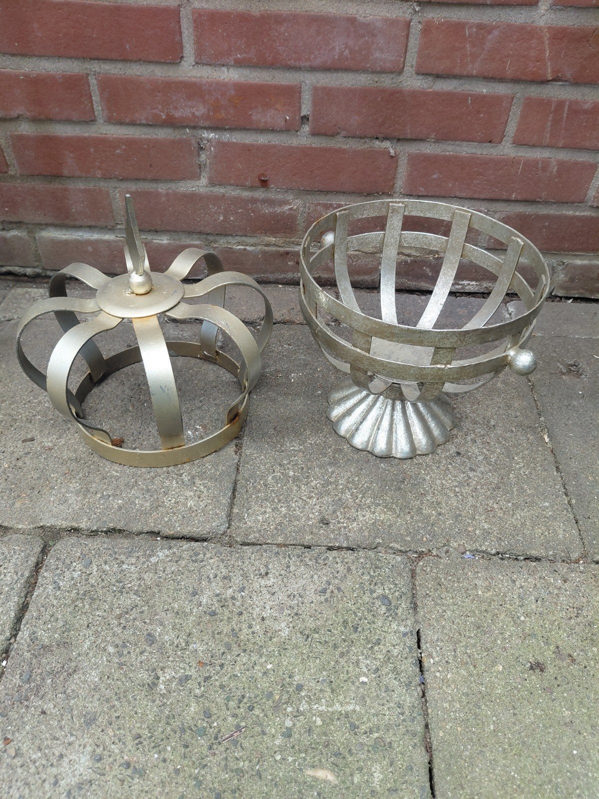 Gietijzeren schaal bloempot en kroon, Ophalen