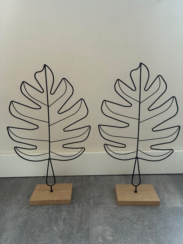 Set van 2 metalen Monstera bladeren op houten voet, Zwart, Ophalen of Verzenden, Zo goed als nieuw, Metaal