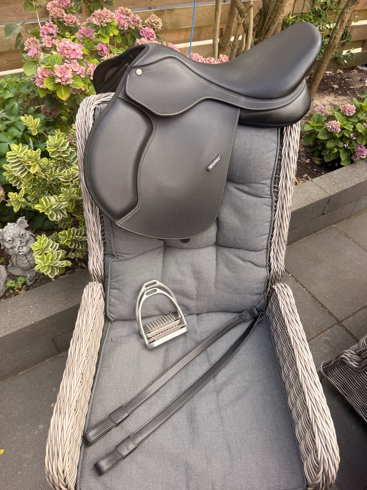 Wintec jump 500 hart cair 17,5inch, L (17.5 inch), Wintec, Ophalen of Verzenden, Kniewrongen