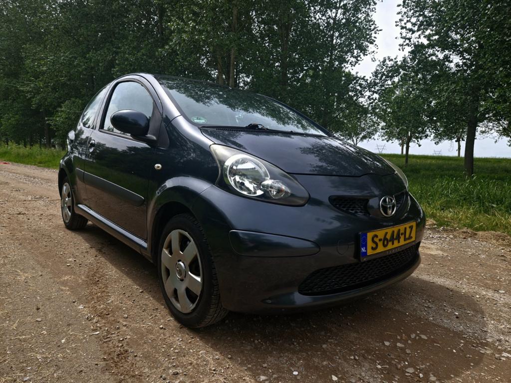 Toyota Aygo 1.0 2005 APK | AIRCO | ELEKTR. RAMEN | RUILEN✅️, 4 stoelen, 68 pk, Particulier, 22 km/l