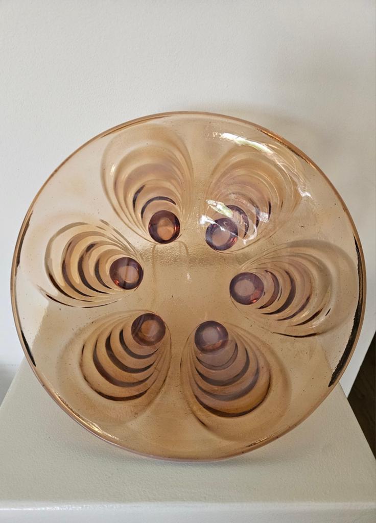Vintage glazen schaal met schelpmotief – roze/oranje glas, Ophalen of Verzenden
