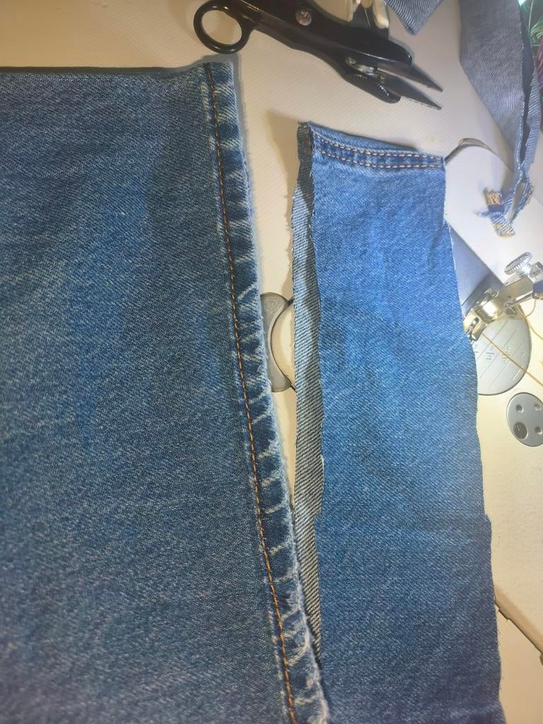 Professionele kleding en gordijnverkorting, Ophalen of Verzenden, Zo goed als nieuw, Blauw, W30 - W32 (confectie 38/40)