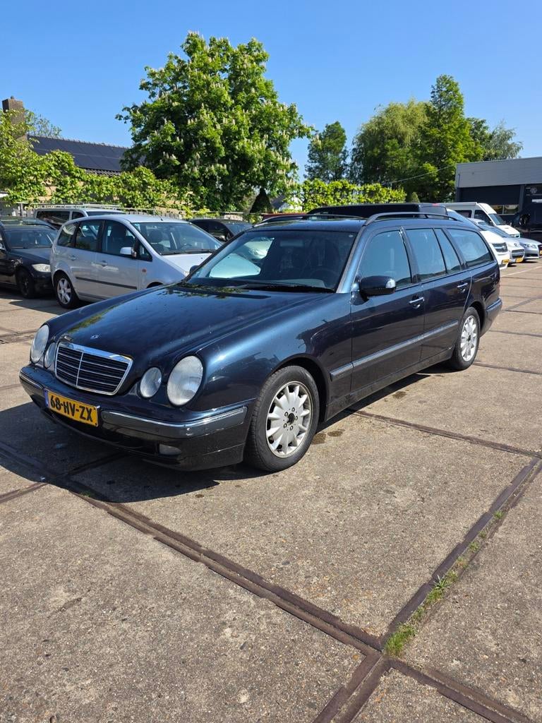 Mercedes-Benz E-Klasse 2.0 E200 Combi  AUT 2002 Zwart, Automaat, 1998 cc, 4 cilinders, Onderhoudsboekje