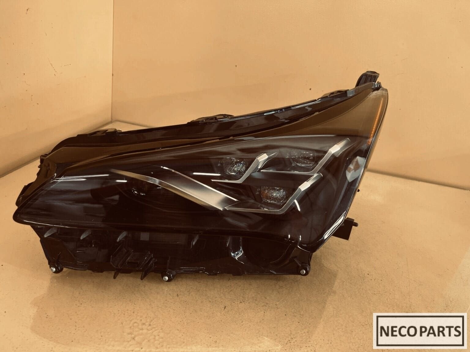 Koplamp links origineel LEXUS NX NX300H LIFT 2018- LED, Gebruikt, -, -, -