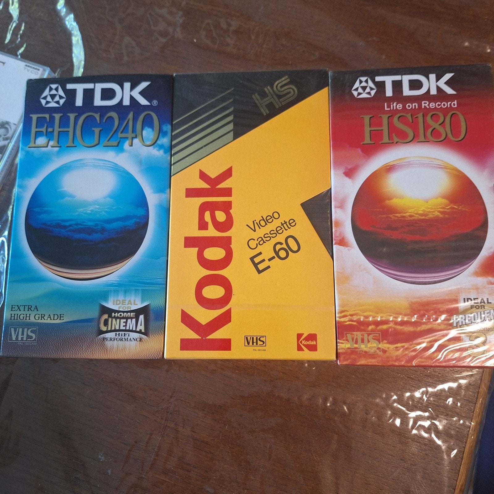 Nieuwe TDK en Kodak VHS videobanden - Ongeopend, Ophalen of Verzenden, Nieuw in verpakking
