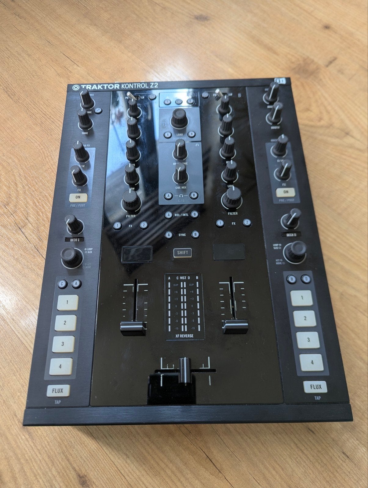 Traktor Z2 inclusief decksaver, software en Traktor vinyl, Ophalen of Verzenden