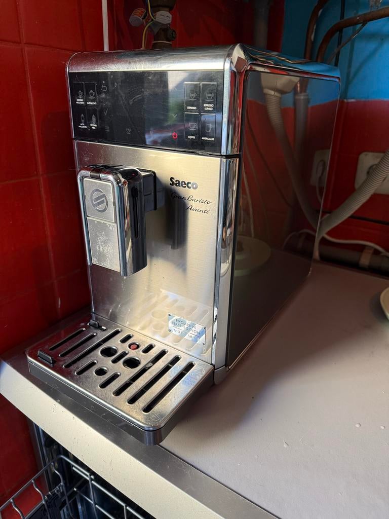 Saeco volautomaat espresso/koffiemachine met melkopschuimer, Koffiebonen, Zo goed als nieuw, Combi, Ophalen