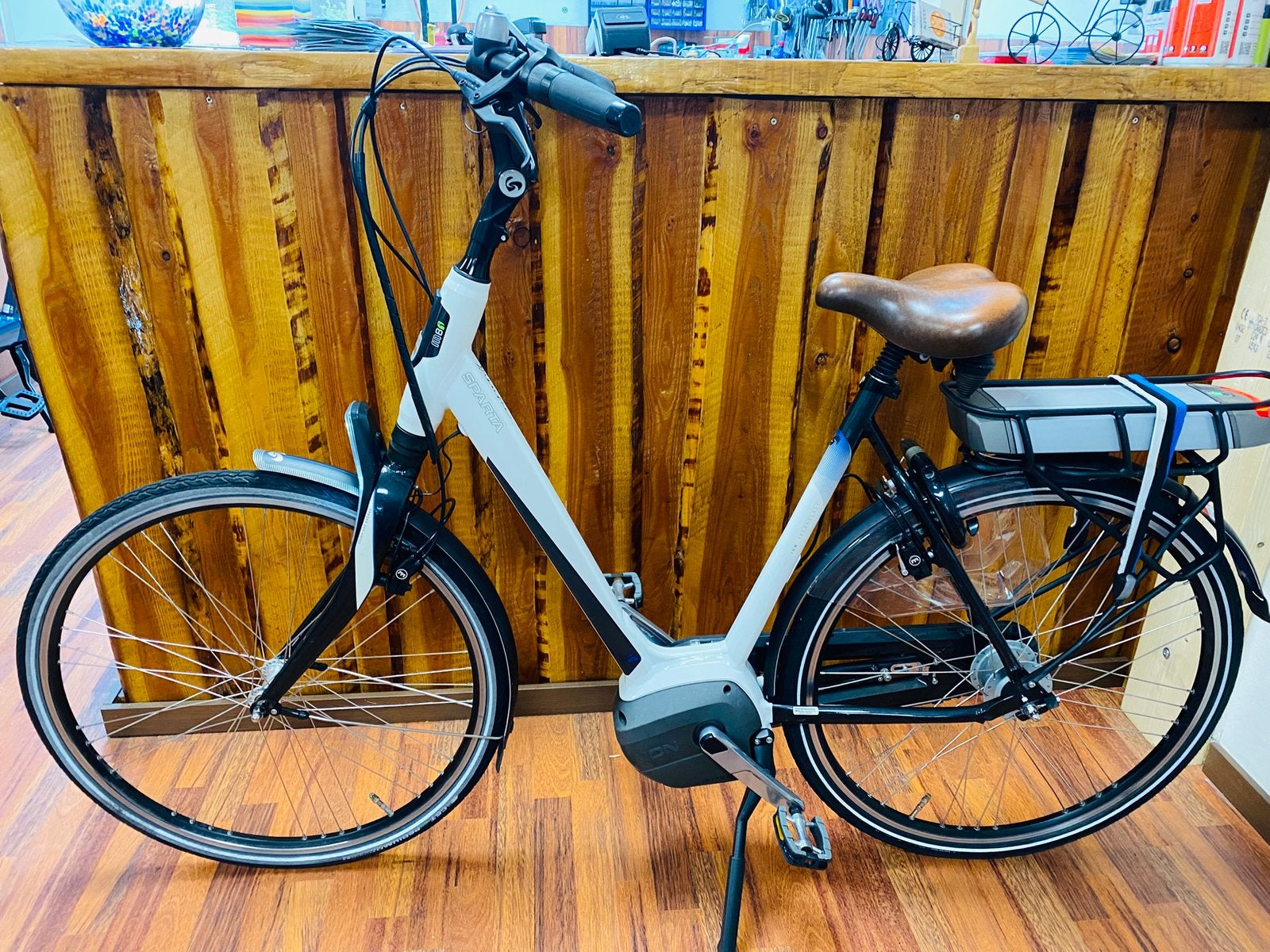 Elektriche Sparta Yamaha  Middenmotor dames fiets, Ophalen, Zo goed als nieuw, Sparta