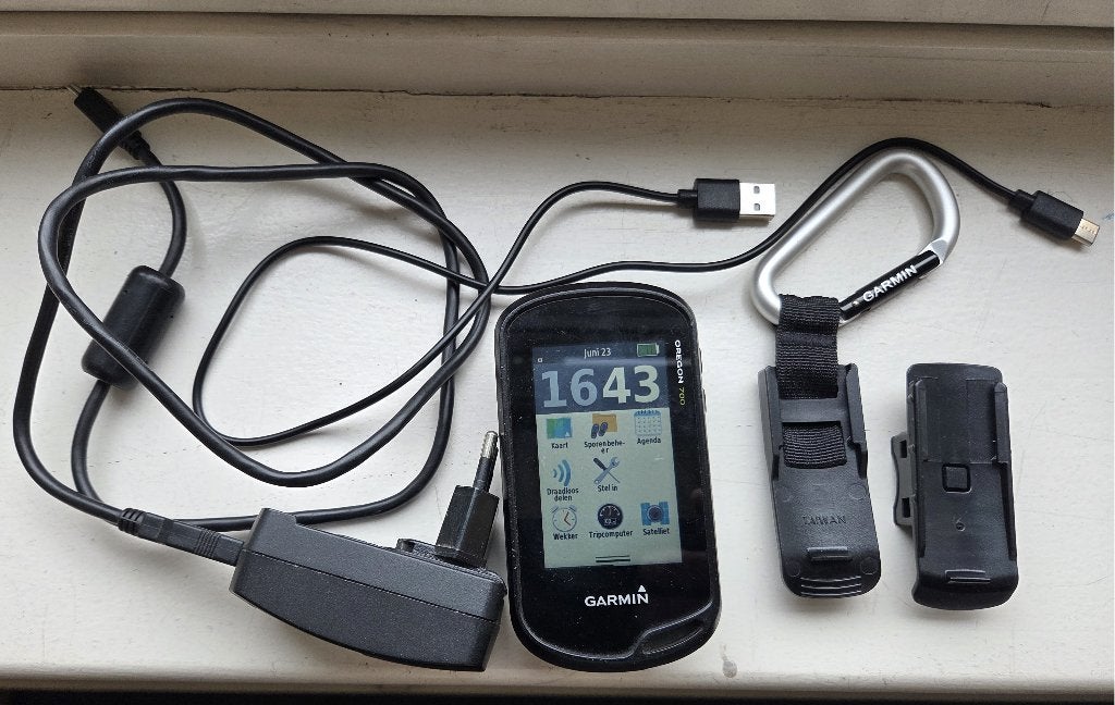 Garmin Oregon 700 GPS met complete accessoireset, Sport en Fitness, Ophalen, Gebruikt, Navigatie of Gps