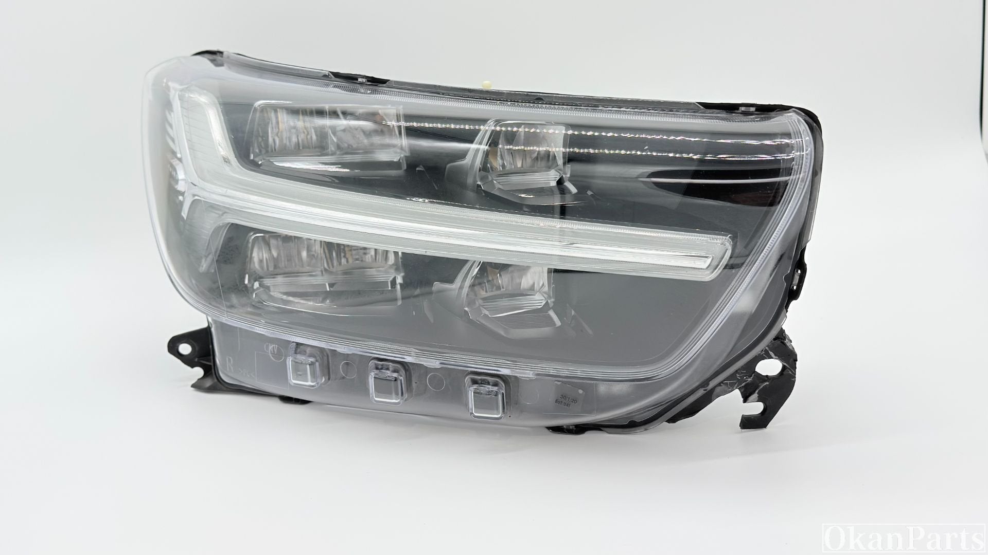 Foto 2 van Volvo XC40 LED rechter koplamp rechts 32293923