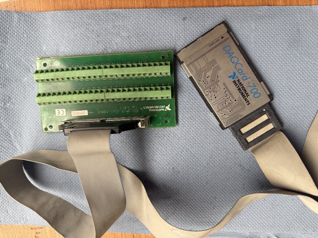 National Instruments DAQCard-700 Set met CB-50LP en Kabel, Ophalen, Gebruikt, 11500 N Mopac Expy, Austin, TX 78759, USA, Info@ni.com