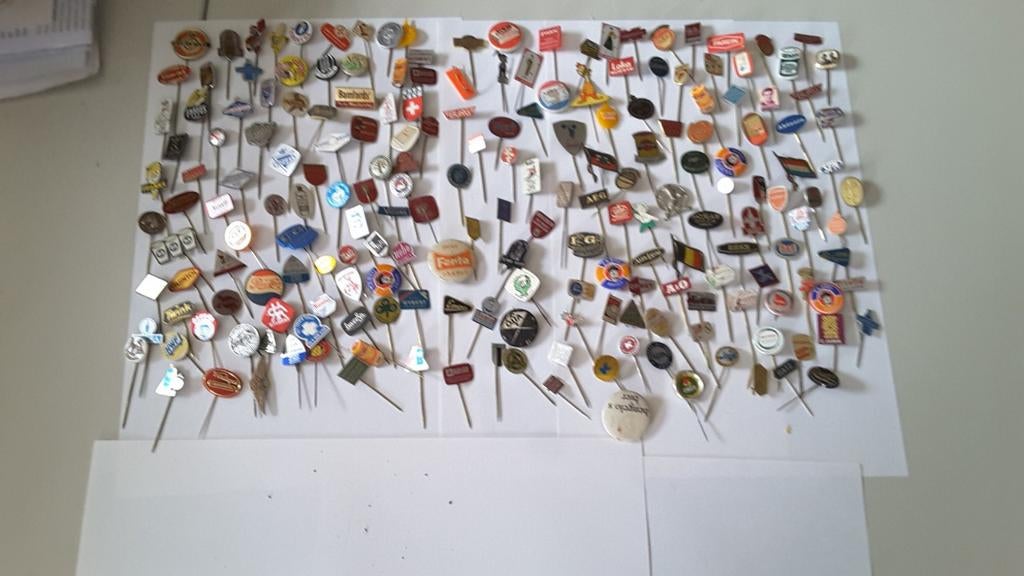 Speltjes ongeveer 100, Verzamelen, Speldjes, Pins en Buttons, Ophalen, Overige onderwerpen