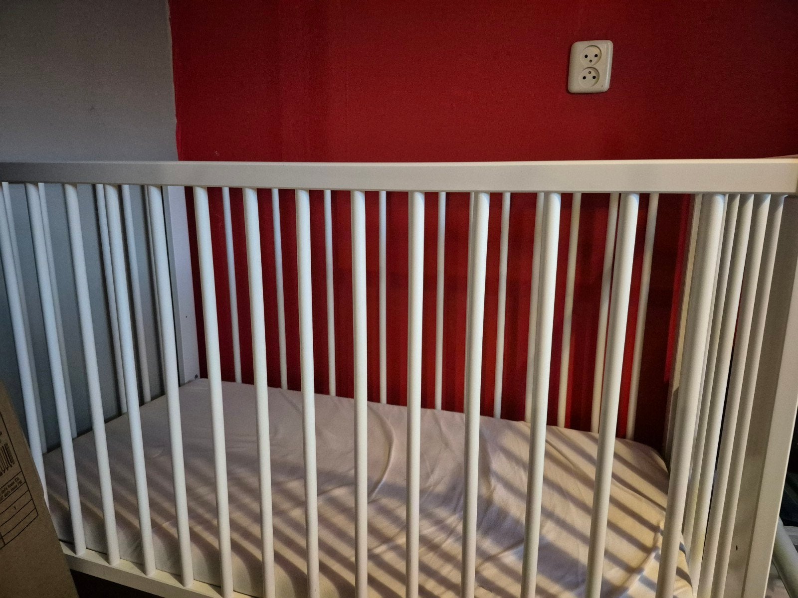 ledikant en commode, Ophalen, Zo goed als nieuw, Ledikant