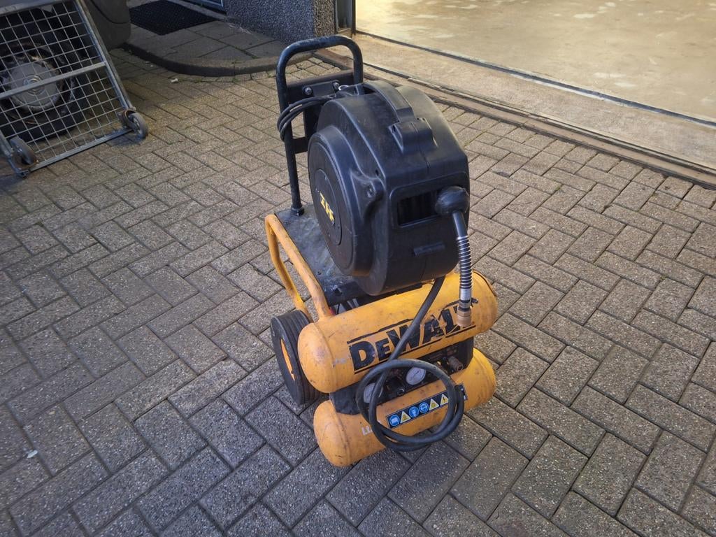 DeWalt DPC16PS-QS Compressor, 100 liter of meer, Ophalen