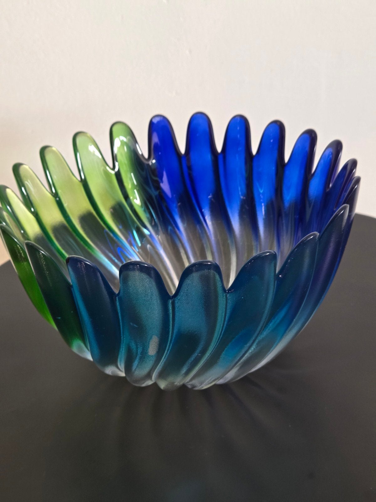 Decoratieve glazen schaal - Blauw en Groen, Antiek en Kunst, Ophalen
