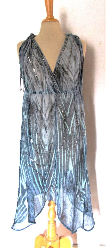 Aparte transparante grijs/blauw tinten bewerkte jurk! 40, Kleding | Dames, Jurken, Maat 38/40 (M), Meerkleurig, Ophalen of Verzenden