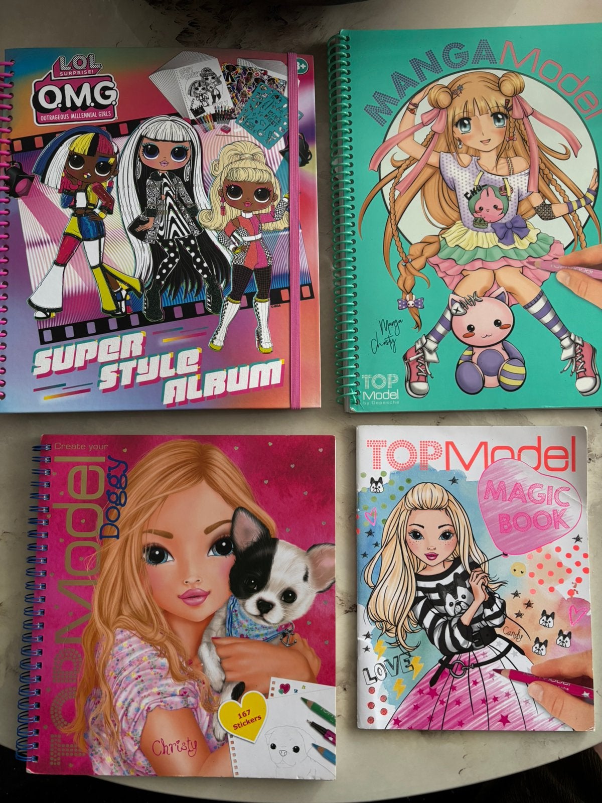 4 boeken L.O.L. Surprise! OMG & TopModel Tekenboeken Set, Ophalen of Verzenden, Zo goed als nieuw, Papier, Schets- of Tekenboek