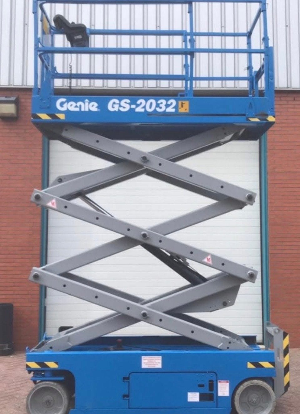 Genie 10 meter schaarhoogwerker te huur, Doe-het-zelf en Verbouw, Ophalen, Gebruikt