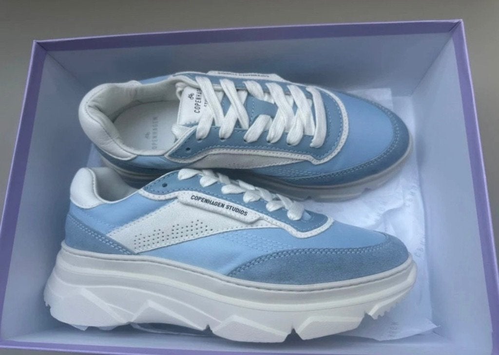 Copenhagen Studios leren sneakers lichtblauw wit maat 38, Kleding | Dames, Copenhagen Studios, Nieuw, Sneakers of Gympen, Verzenden